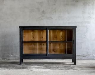 黒色ガラス戸棚(1)