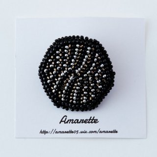 Amarette beads circle ブローチ　