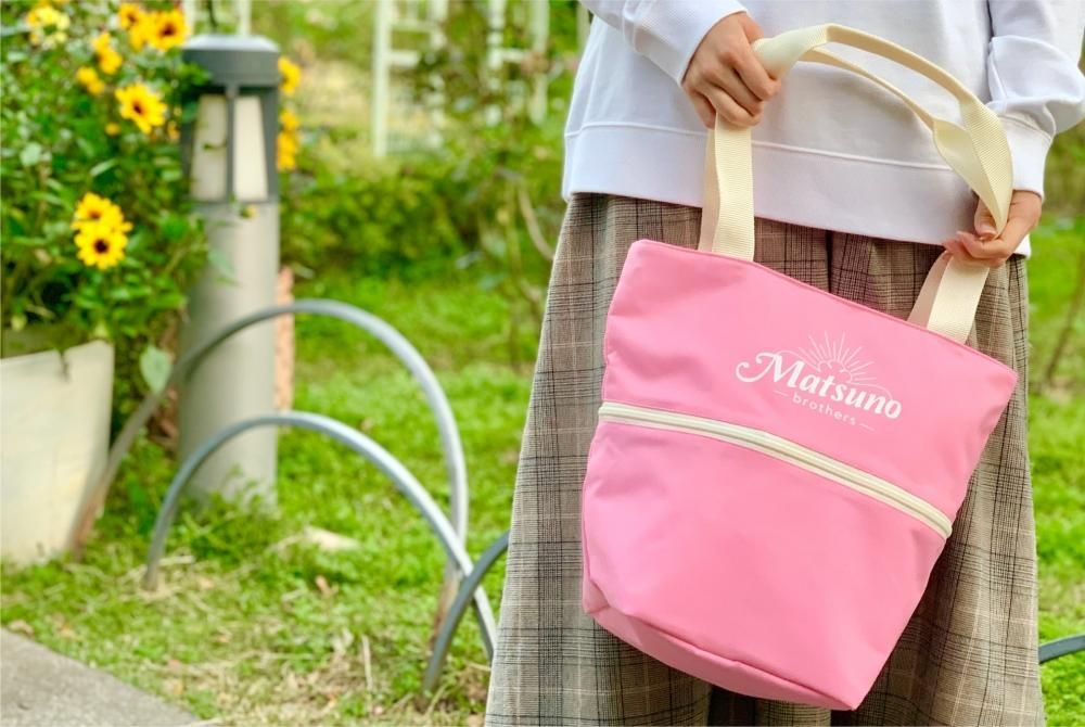 ★おそ松さん×OUTDOOR★3wayトートバッグ/虹柄★新品タグ付き★ Amazon.co.jp: おそ松さん 松マーク/箱推し 推し松トートバッグB