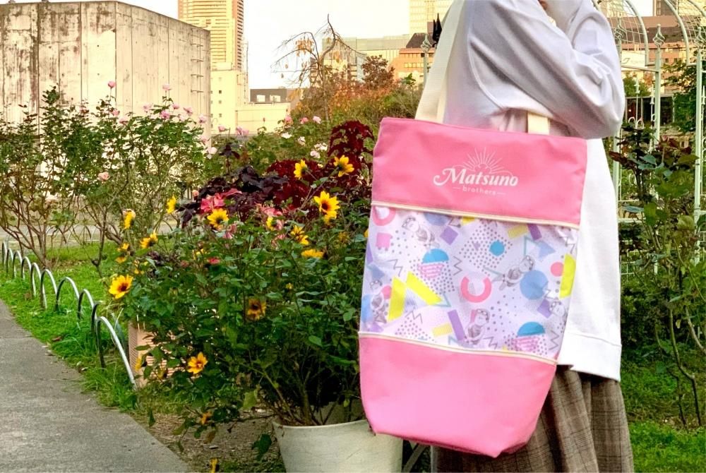 ★おそ松さん×OUTDOOR★3wayトートバッグ/虹柄★新品タグ付き★ 楽天市場】おそ松さん グッズ おそまつ おそ松 松ランチ トート