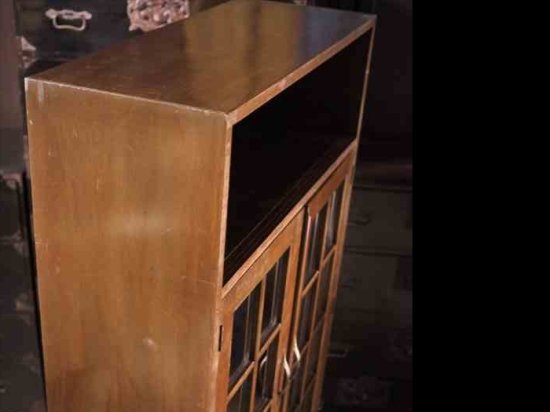 桜材 ヴィンテージなガラスキャビネット 本棚 食器棚 1960年代 古録展