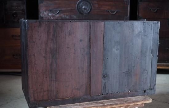 欅の玉杢が美しい骨董箪笥　アンティークチェスト 欅の玉杢が美しい骨董箪笥 アンティークチェスト 欅 たんす 箪笥