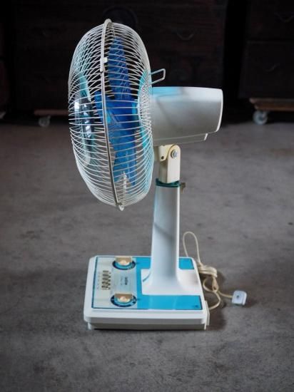 昭和レトロ扇風機 実働 ブラザー 首振りNG 昭和中期 古録展 送料 昭和レトロ扇風機 実働 ブラザー 首振りNG 昭和中期 古録展 送料