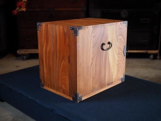 江戸時代の船金庫をリメイクした総欅製重量あり船箪笥 古録展 送料別 E