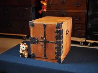 昭和レトロ３点セット　スツール　5段小引出し　ちゃぶ台　無垢材　小道具　民具 昭和レトロ3点セット スツール 5段小引出し ちゃぶ台 無垢材