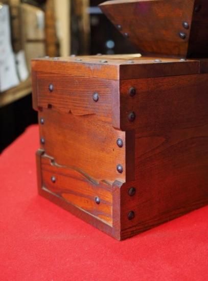 欅造りのアンティーク銭函 明治時代 古録展 送料別 Dサイズ 中古 品番