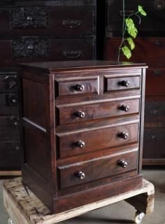 和箪笥 時代箪笥 アンティーク 引き出し 戸棚 収納棚 伝統的デザイン 古道具 棚 本棚 茶箪笥 箪笥 収納 - アンティーク和家具専門店 古録展