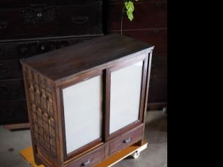 昭和レトロ古い茶箪笥、近場配達ok和風家具、アンティーク飾り棚、引き取り限定！ Amazon.co.jp: 茶箪笥茶ダンス和茶棚和風飾り棚和家具欅？幅