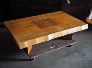 <img class='new_mark_img1' src='https://img.shop-pro.jp/img/new/icons5.gif' style='border:none;display:inline;margin:0px;padding:0px;width:auto;' />無垢板厚材造りの囲炉裏ローテーブル  現代モノ 古録展  送料別  Lサイズ 中古 品番F4497