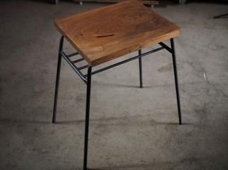 <img class='new_mark_img1' src='https://img.shop-pro.jp/img/new/icons5.gif' style='border:none;display:inline;margin:0px;padding:0px;width:auto;' />レトロ鉄ケヤキ無垢板リメイクテーブル 古録展  送料別  Gサイズ 中古 品番F4502