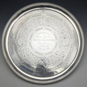 【お取り置き中】1886年 英国アンティーク 純銀 大型サルヴァ 直径30.5cm 807g Martin & Hall