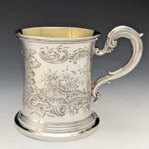 1842年 英国アンティーク 純銀 細密彫刻 マグカップ 167g Barnard Family