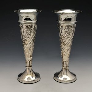 1905年 英国アンティーク 純銀 花瓶 一輪挿しペア Thomas Levesley