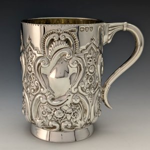 1893年 英国アンティーク 純銀製マグカップ 浮き彫り彫刻 140g 