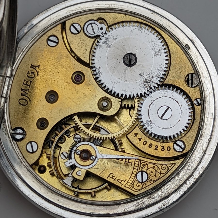 1910年頃 アンティーク オメガ 懐中時計 銀側彫刻ケース カルトゥーシュダイヤル 動作良好