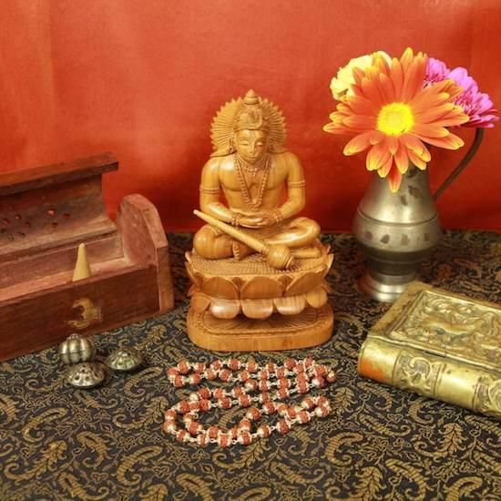 サンダルウッド製ハヌマーン神像|高級インド雑貨カオス