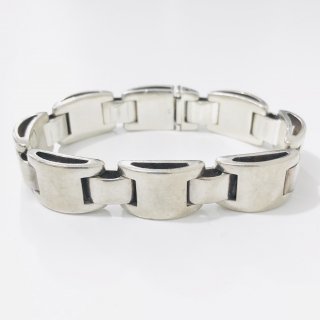 <img class='new_mark_img1' src='https://img.shop-pro.jp/img/new/icons1.gif' style='border:none;display:inline;margin:0px;padding:0px;width:auto;' />Sterling Silver Bracelet