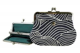 <img class='new_mark_img1' src='https://img.shop-pro.jp/img/new/icons14.gif' style='border:none;display:inline;margin:0px;padding:0px;width:auto;' />0223 角型親子がま口財布