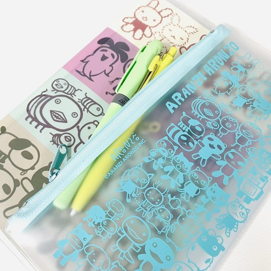 ペンケース付きノートカバー みんななかよく並ぶ - ARANZINET