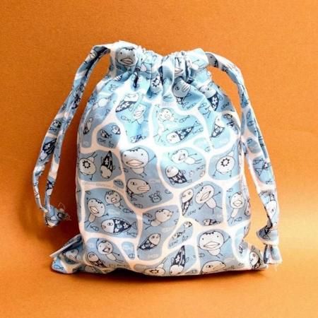 <img class='new_mark_img1' src='https://img.shop-pro.jp/img/new/icons1.gif' style='border:none;display:inline;margin:0px;padding:0px;width:auto;' />シーチング巾着Sサイズ カッパウオ水面