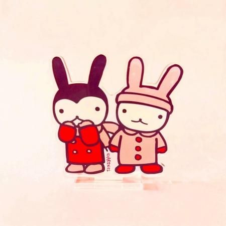 <img class='new_mark_img1' src='https://img.shop-pro.jp/img/new/icons1.gif' style='border:none;display:inline;margin:0px;padding:0px;width:auto;' />うさぎたちコート(アクリルスタンド)