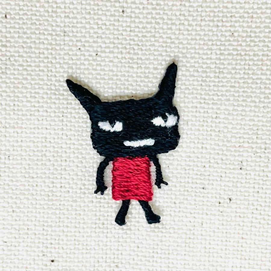 アッチョンブリケページ ちっちゃいアップリケ2025 わるもの横向き（走って転ぶ） - ARANZINET