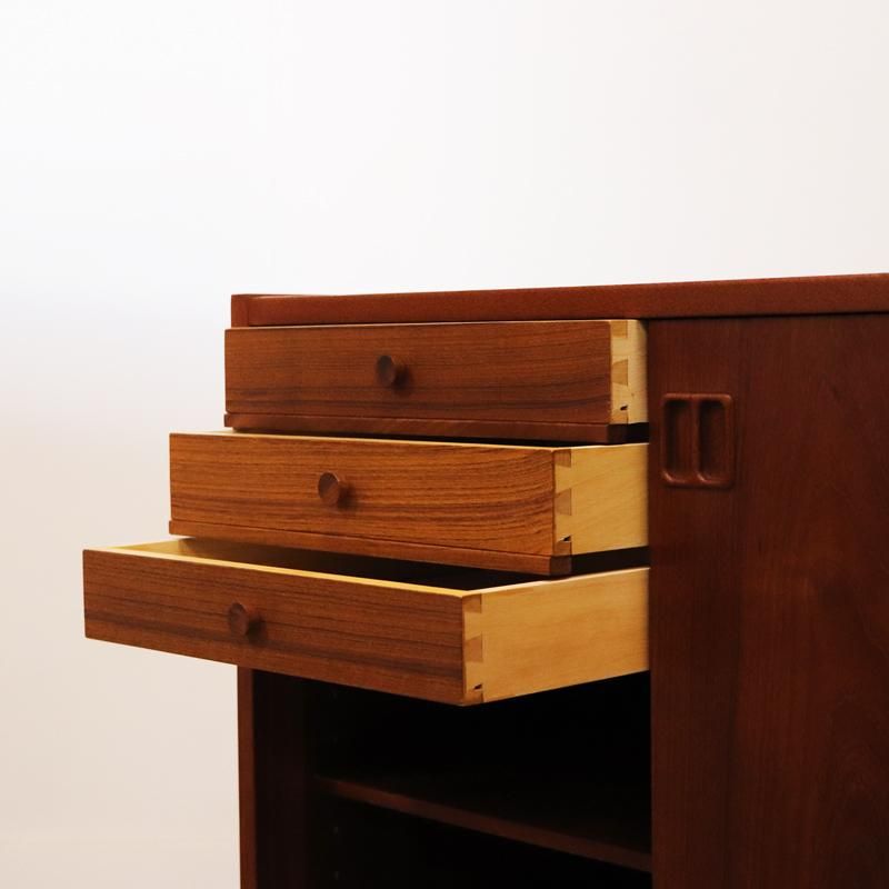 ヴィンテージ家具 / キャビネット / デンマーク / CB-001 丁寧な ヴィンテージ家具 / キャビネット / デンマーク / CB-001 丁寧な