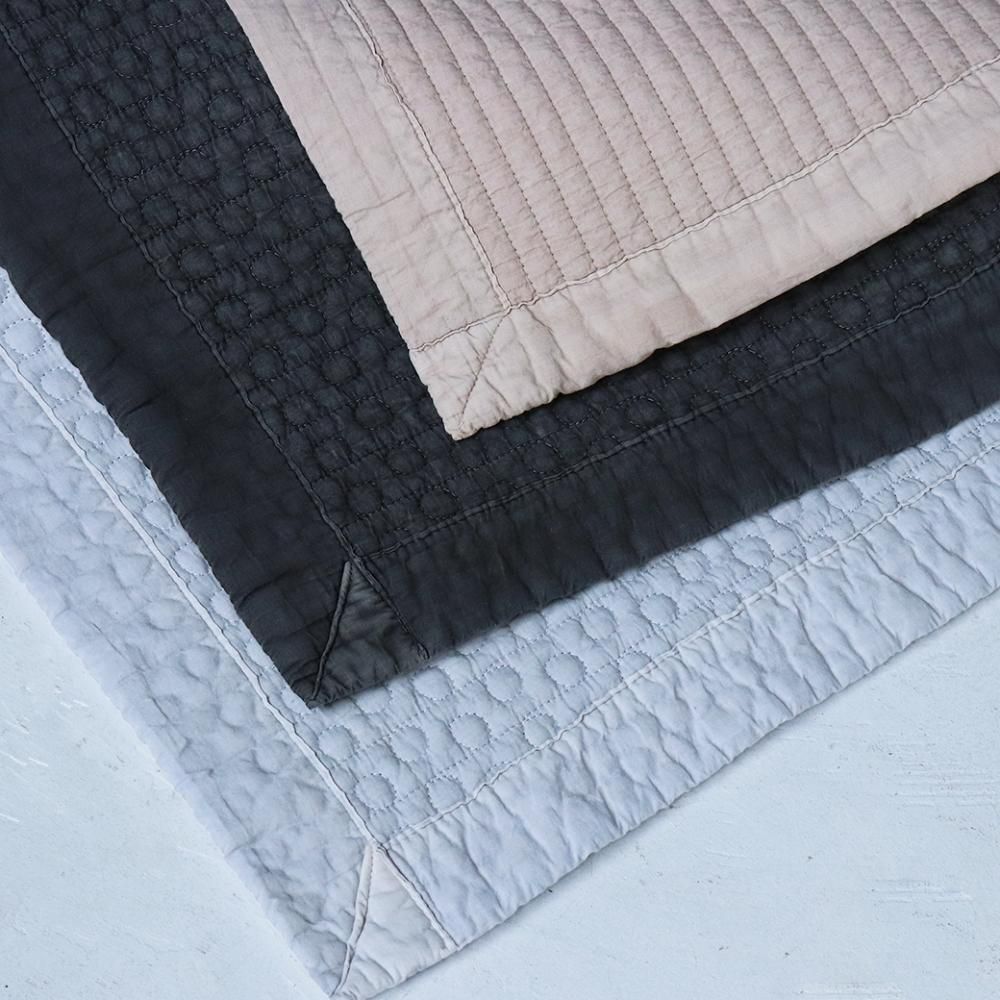 ダブルデイで購入 インド製キルトマット 床に敷くマット