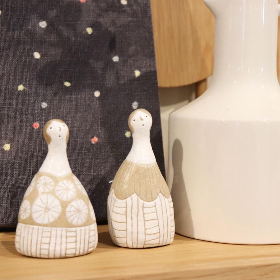 Siblings of alpaca ( アルパカの兄弟 ) / ひとびと / 陶器置物 / 1点