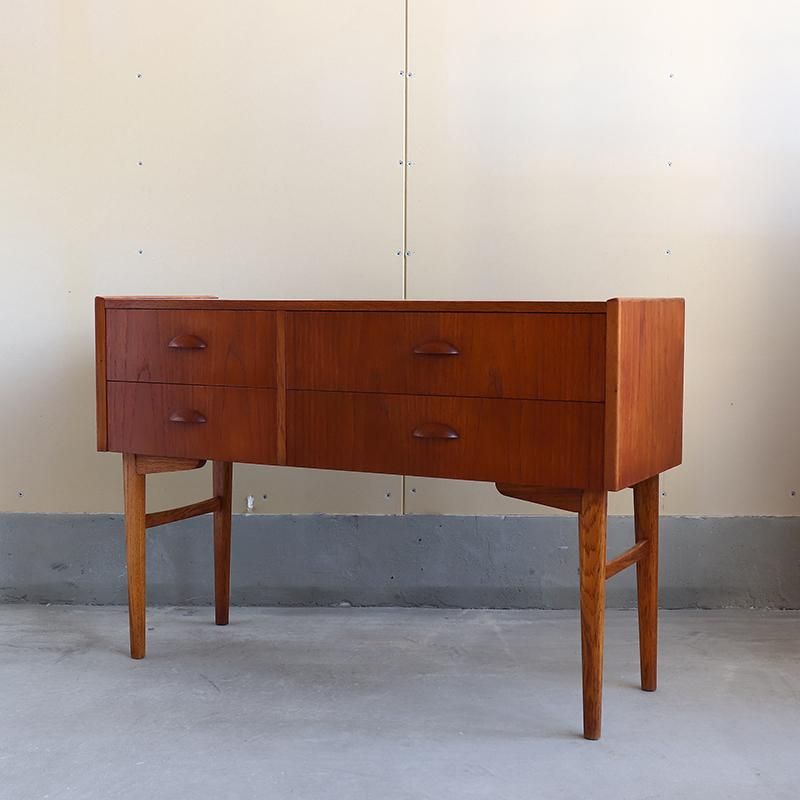 ヴィンテージ家具 / チェストM / 北欧デンマーク / UVCH-006D ヴィンテージ家具 / チェストM / 北欧デンマーク / UVCH-006D