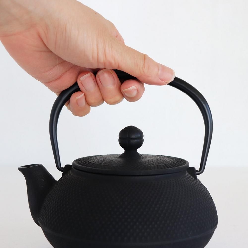 岩鋳 / 南部鉄器 / 急須 / 5型アラレ - 丁寧な暮らしの店|三島 岩鋳 / 南部鉄器 / 急須 / 5型アラレ - 丁寧な暮らしの店|三島