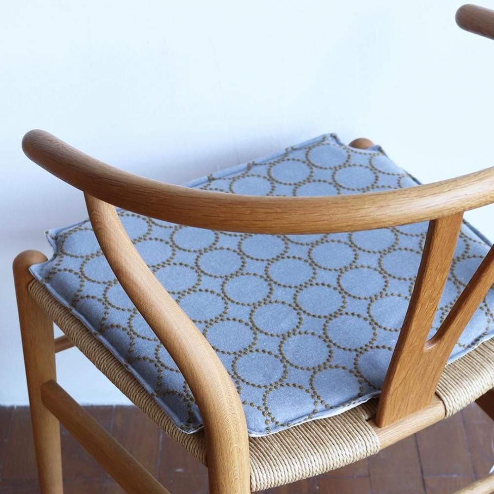 Yチェア（ワイチェア）CH24 soft ｜PEWTER | Hans. J. Wegner