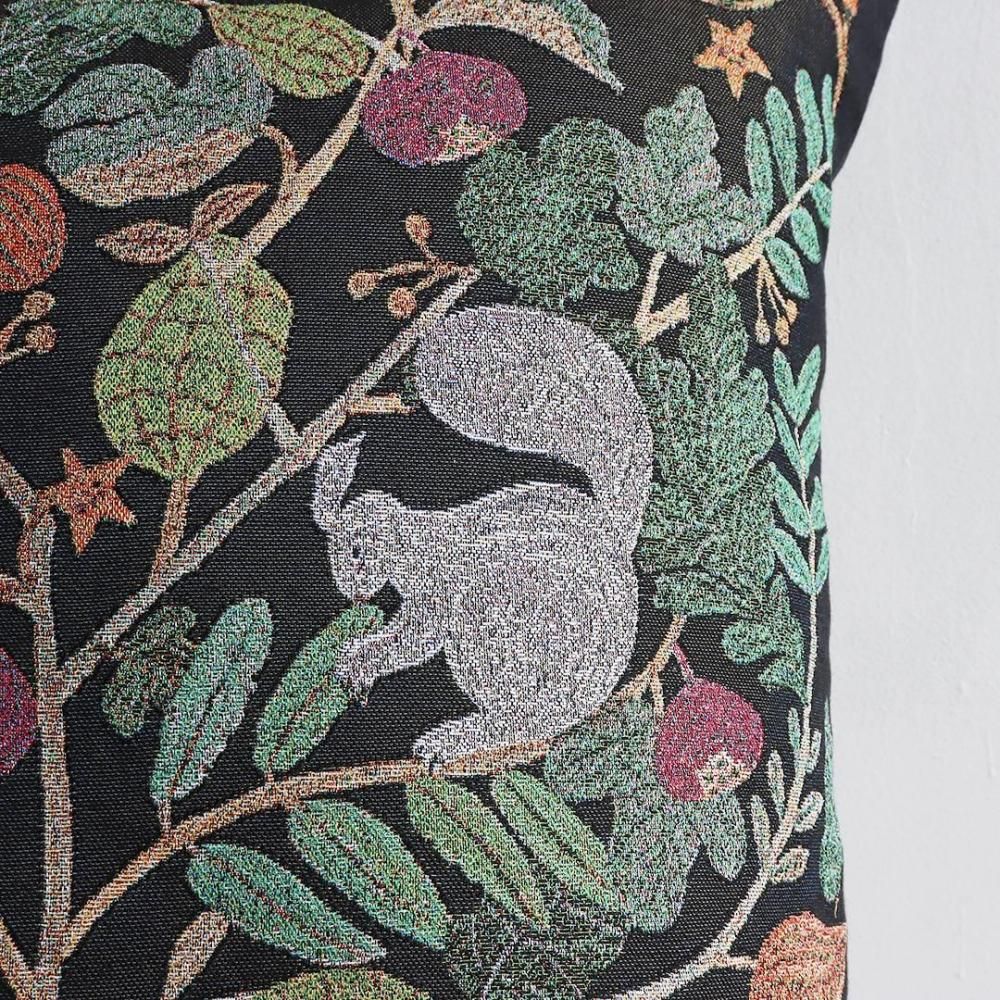 新品　松尾ミユキ　クッションカバー　りす　45×45cm　リス 新品 松尾ミユキ クッションカバー りす 45×45cm リス - メルカリ