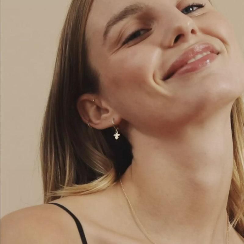 LOUISE DAMAS(ルイーズダマス) ゴールド Claire クロス ピアス