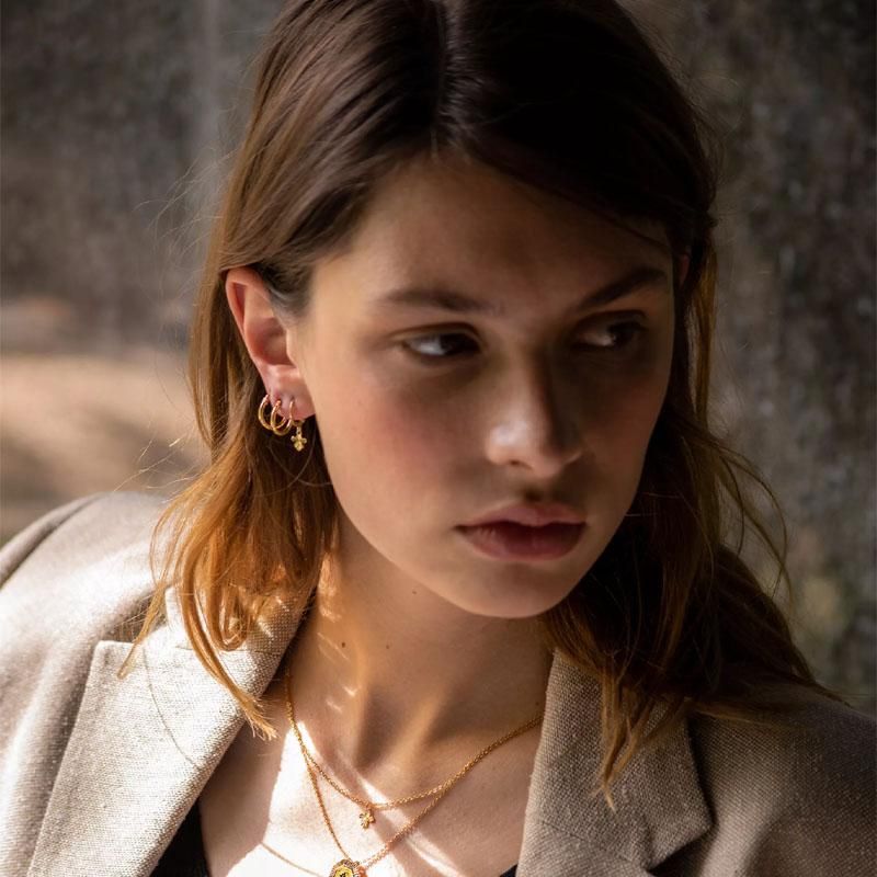 LOUISE DAMAS(ルイーズダマス) ゴールド Claire クロス ピアス