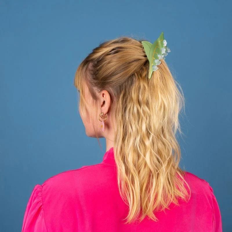 ハンドメイド　巾着　ヘアクリップ　すずらん様 ヘアクリップ スズランモチーフメタルビッグバンスクリップ 好評