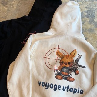 <img class='new_mark_img1' src='https://img.shop-pro.jp/img/new/icons1.gif' style='border:none;display:inline;margin:0px;padding:0px;width:auto;' />VOYAGE UTOPIA Target hoodie