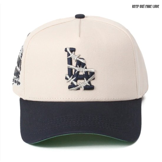 送料無料】KEEP OUT FAKE LOVE WORLD FAMOUS LA SNAPBACK CAP【CREAM