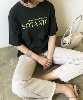 【BOTANIST】ロゴプリントTシャツ