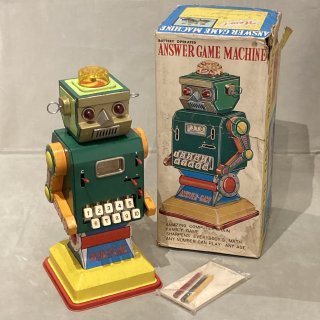 ヴィンテージ・トイ・ロボット：アンサー・ゲーム・マシーン