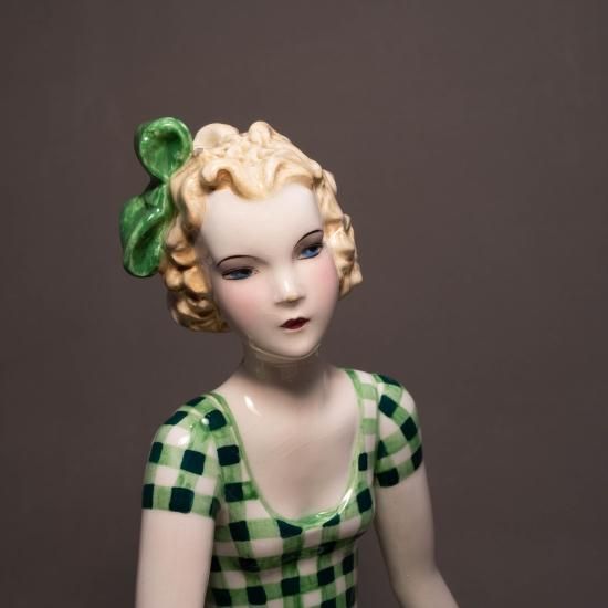 アール・デコ・フィギュア：ゴルトシャイダー「本を読む少女