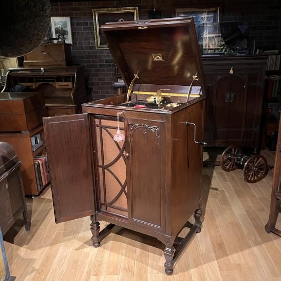蓄音機 HMV194 | 高級フロア型モデル - 蓄音機とSPレコードの 蓄音機 HMV194 | 高級フロア型モデル - 蓄音機とSPレコードの