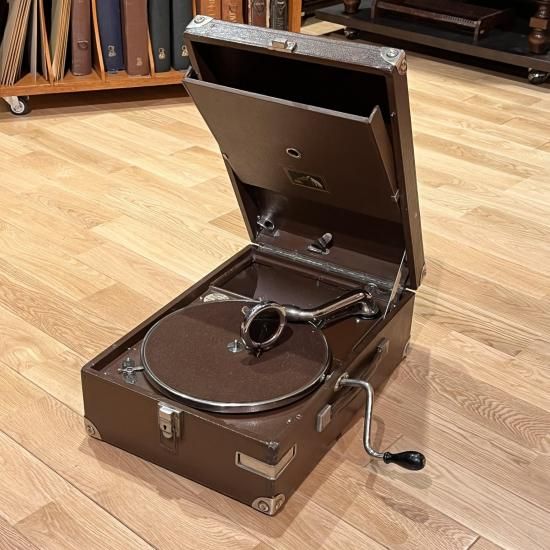 【送料無料（一部地域を除く）】 ポータブル蓄音機 HMV101 (茶色) その他