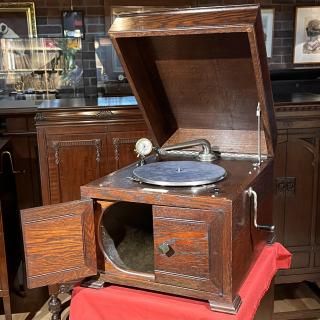 LOUIS ASMSTRONG / ERSKINE… 軍放送用 蓄音機 SP盤 LOUIS ASMSTRONG / ERSKINE… 軍放送用 蓄音機 SP盤 LOUIS