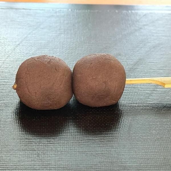 ˨