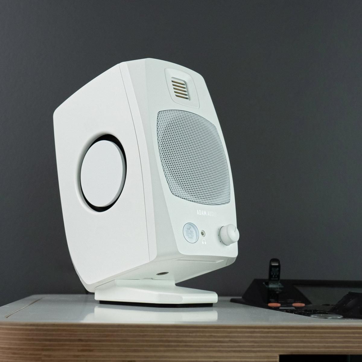 ADAM AUDIO D3V White | ADAM Audioの高品質なサウンドを ADAM AUDIO D3V White | ADAM Audioの高品質なサウンドを