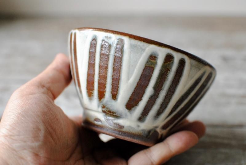 小石原焼・太田哲三窯】飯碗 指描き 白 - 民藝のある暮し「手