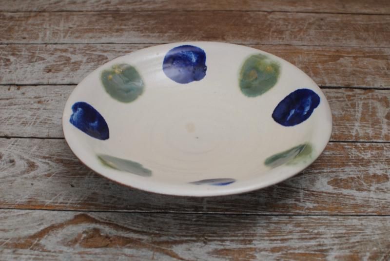 読谷やちむん(大皿) やちむん・読谷】7寸皿 点打ち 藍・緑 - 民藝のある暮し「手しごと」