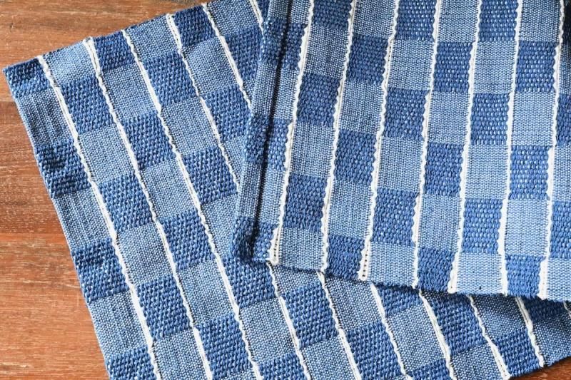 佐藤多香子】テーブルランナー 市松 綿・麻 - 民藝のある暮し「手しごと」