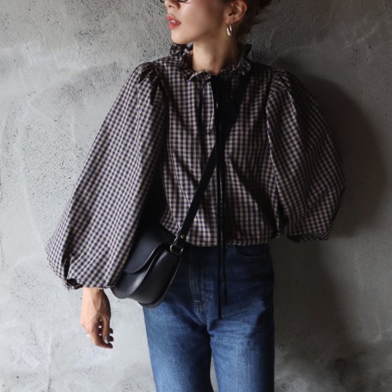 ribonn frill blouse